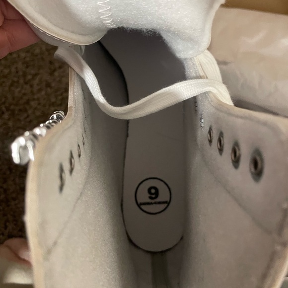 Jackson 150 figure skates brand new in the box white lace up. Never worn or used - Picture 4 of 12